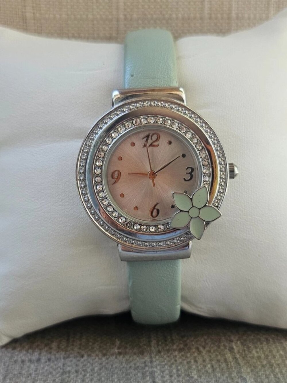 Accutime Ladies Wristwatch Cuff Band Bracelet Crystals Accent Bezel Analog Watch - Picture 5 of 11